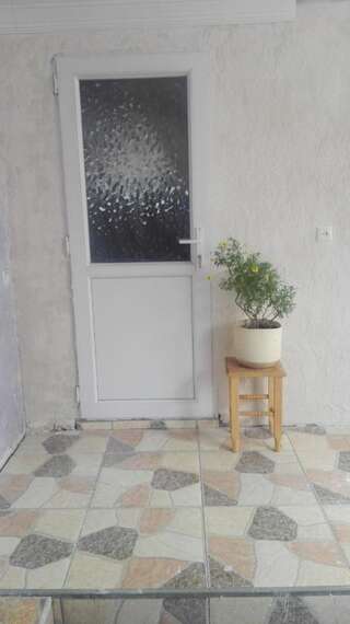 Гостевой дом ARTUR Батуми Двухместный номер с 2 отдельными кроватями-9