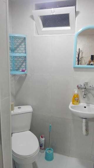 Гостевой дом ARTUR Батуми Двухместный номер с 2 отдельными кроватями-5